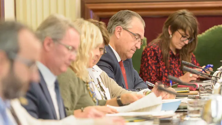 Pleno Ayuntamiento Pamplona. PABLO LASAOSA_14