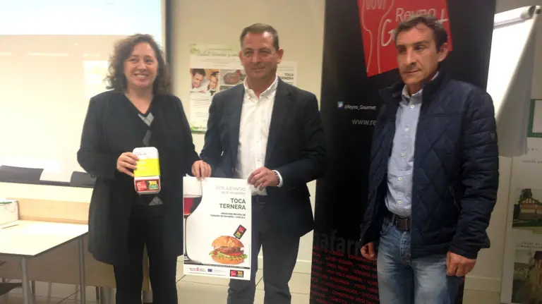 La consejera Elizalde, Ocáriz y Gil, en la presentación.