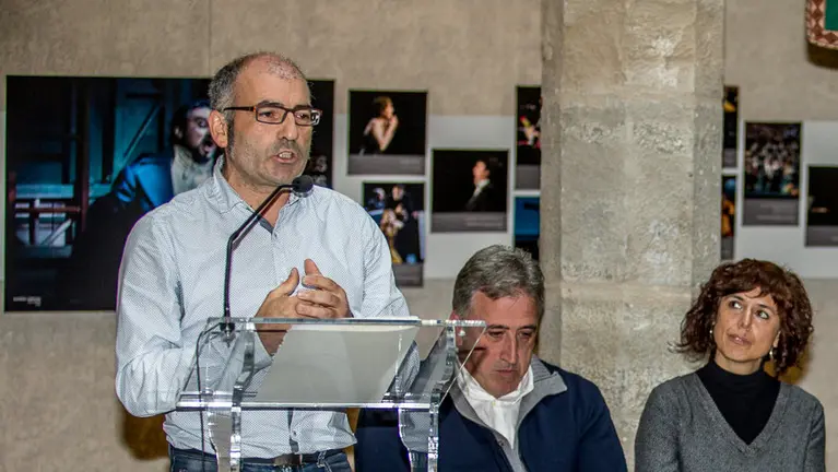 Presentación del proyecto de Presupuestos del Ayuntamiento de Pamplona para 2016 en el palacio de Condestable. IÑIGO ALZUGARAY. -30