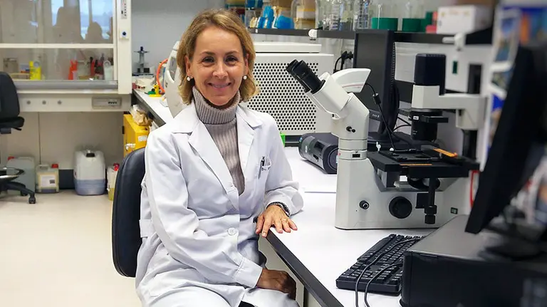 GRA277. LOGROÑO, 19/11/2015.- Fotografía facilitada por la Universidad de Navarra de la investigadora del Centro de Investigación Médica Aplicada (CIMA) de Pamplona y profesora de la Universidad de Navarra, Ana Rouzaut, quien ha explicado en una entevista con Efe que las últimas investigaciones sobre el cáncer avanzan en el ámbito de la inmunoterapia, como &#34;un camino para domar el cáncer&#34;. EFE/- ***SOLO USO EDITORIAL***