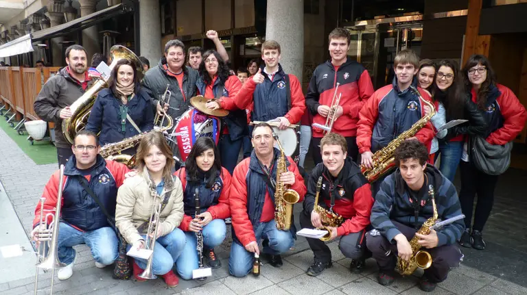 La charanga de la peña vianesa - mendaviesa estará en Valladolid.