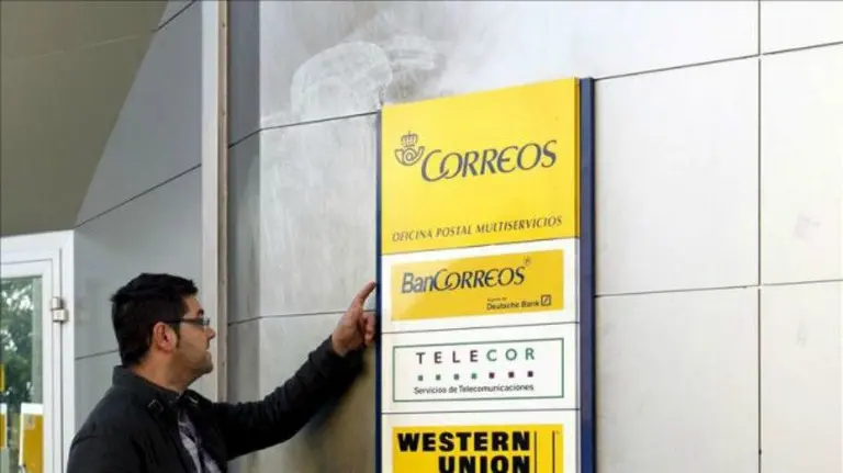 Imagen de una oficina de Correos. EFE/Archivo