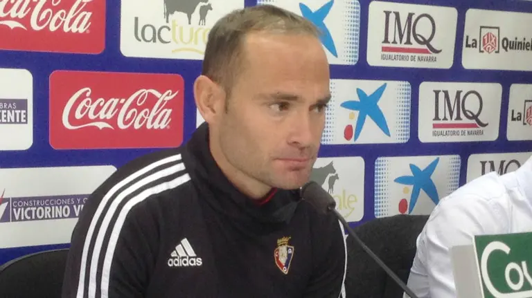 Nino en rueda de prensa.