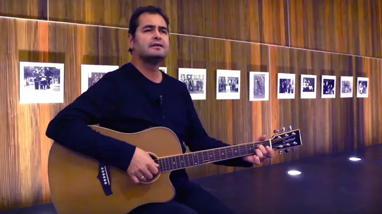 Abre la Muralla_ canción de autor