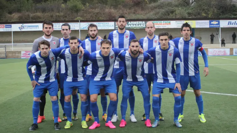 Alineación del CD Izarra en Estella.