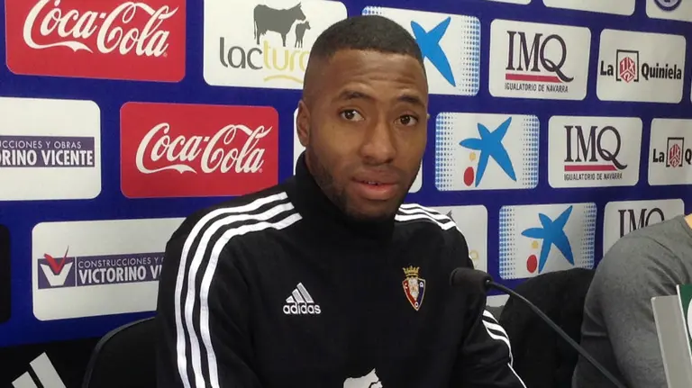 Jordan Loties en rueda de prensa.