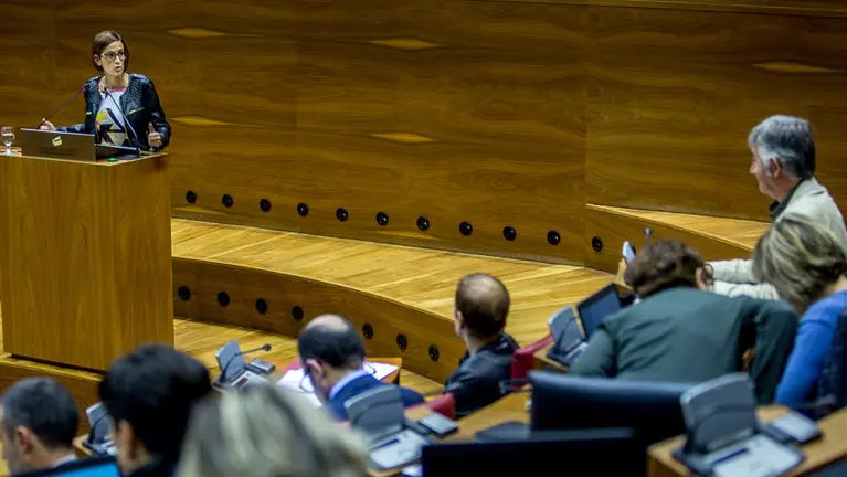 María Chivite, del PSN, durente un pleno del Parlamento de Navarra. IÑIGO ALZUGARAY