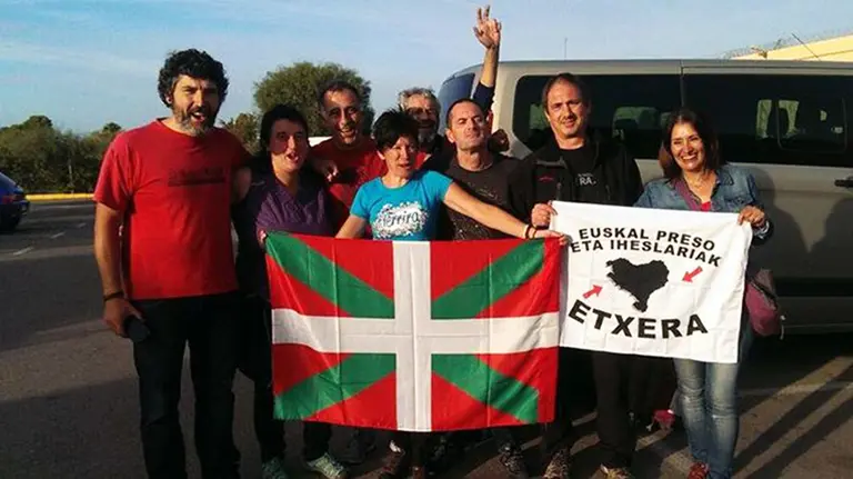 Recibimiento a Fernando del Olmo, acusado de 9 asesinatos