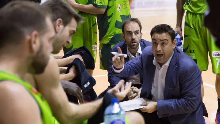 Partido entre el Planasa Navarra y el Ourense Provincia Termal (89-79). IÑIGO ALZUGARAY.-17
