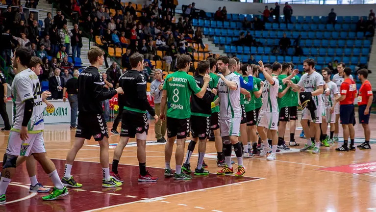 Helvetia Anaitasuna se clasifica para la fase de grupos de la Copa EHF pese a perder el partido de vuelta contra el Hubo Initia Hasselt (24-26). IÑIGO ALZUGARAY-15