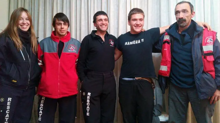 Foto del joven desaparecido, Ekhiotz Arbe, tras ser rescatado.