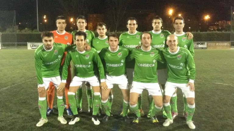 Alineación del San Juan en el campo de Areta.