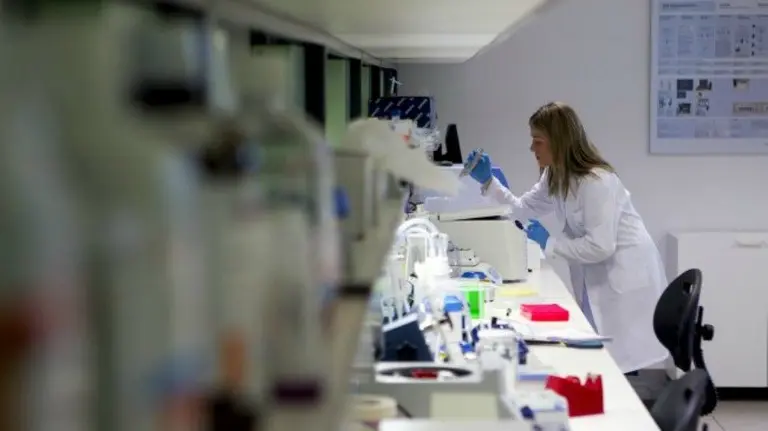 Foto de archivo de un laboratorio científico. EFE.