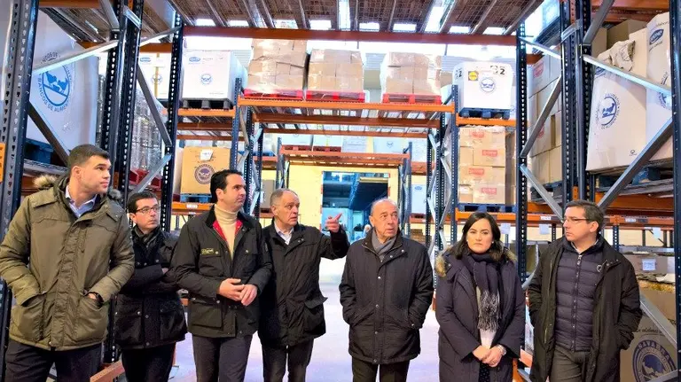 Visita de miembros de la coalición UPN-PP al Banco de Alimentos.