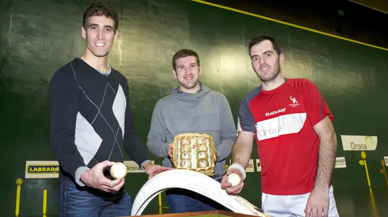 Elección de material para semifinales. Foto Maialen Andrés.