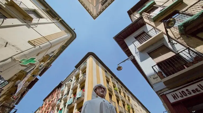 Julio, cruce Calle Mayor con Hilarión Eslava.