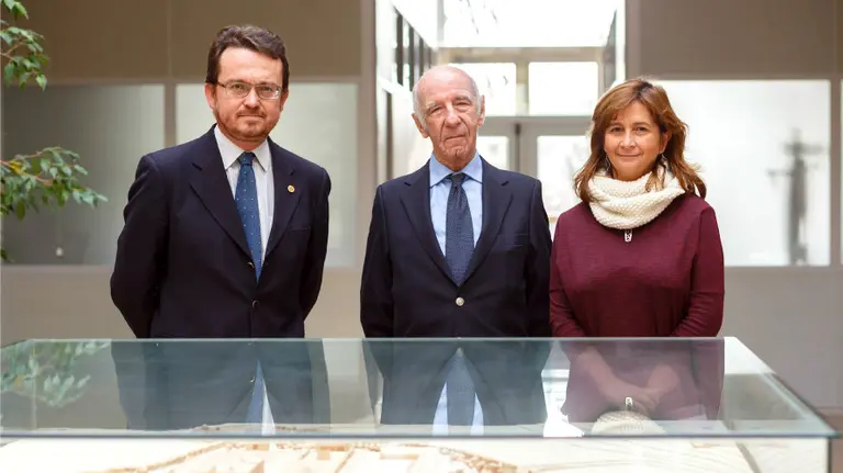 De izquierda a derecha, Alejandro Torres, Joaqu&iacute;n Mencos, e In&eacute;s Olaizola.