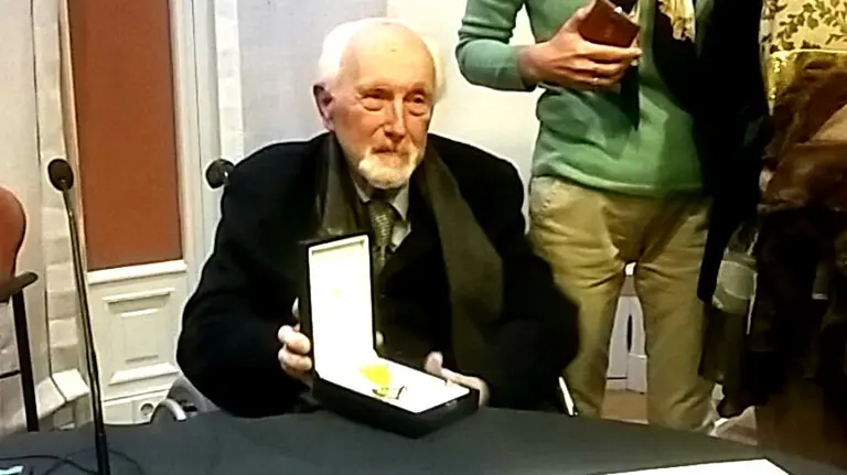 Homemaje al doctor Gortari