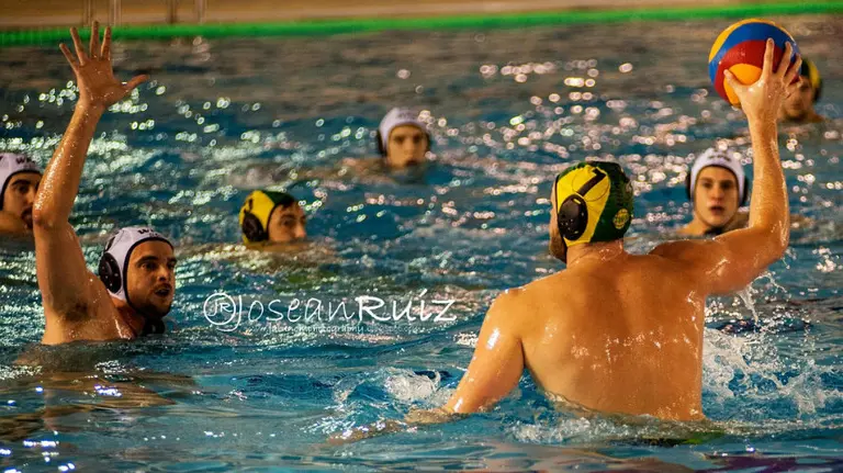 Jugada de ataque del WP Navarra. Foto Josean Ruiz.