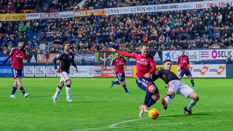 Partido de Liga Adelante entre Club Atlético Osasuna y Bilbao Athletic (1-1). IÑIGO ALZUGARAY (27)