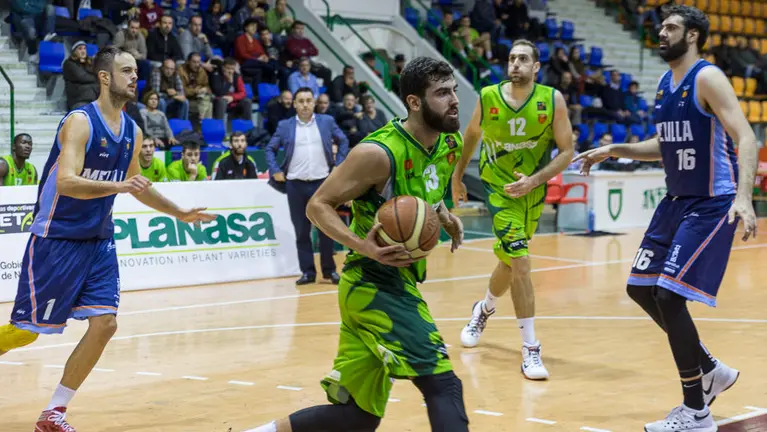 Partido entre Planasa Navarra y Club Melilla Baloncesto.(8). IÑIGO ALZUGARAY