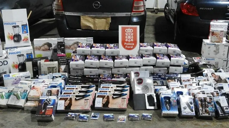 Material incautado por la Policía Foral.