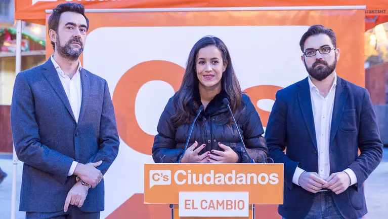Acto de campaña de Ciudadanos en la Plaza del Castillo con Begoña Villacís, Diego Ubis, Ramón Romero y Manuel Mozota (3). IÑIGO ALZUGARAY