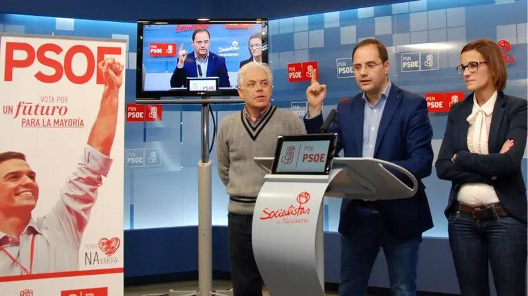 El Secretario de Organización del PSOE, César Luena en Pamplona.