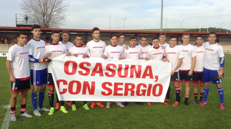 Pancarta de apoyo de Osasuna promesas a su compañero de equipo.