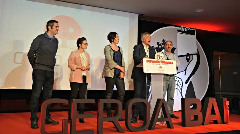 Koldo Martínez, candidato de Geroa Bail al Congreso, comparece en la noche electoral. ESCALADA