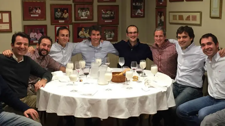 Cena de los veteranos tras el campeonato.