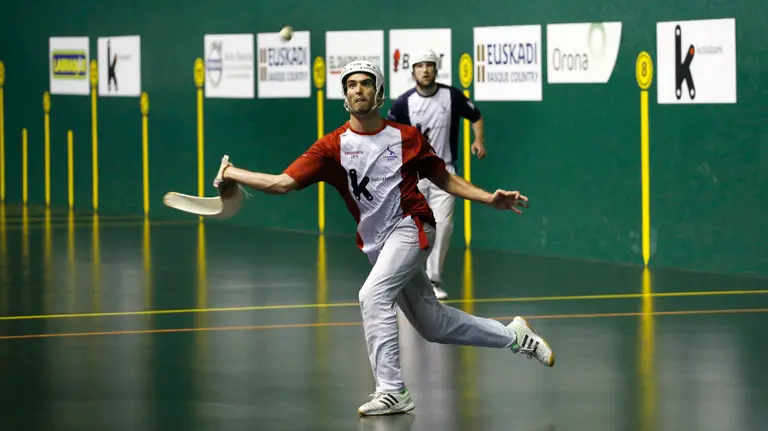 Javier Urriza en acción en un partido de remonte.