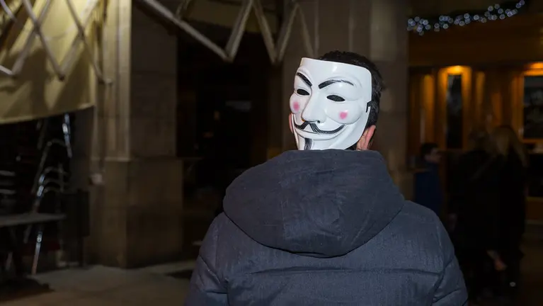 Nochevieja de disfraces en Pamplona (71). IÑIGO ALZUGARAY