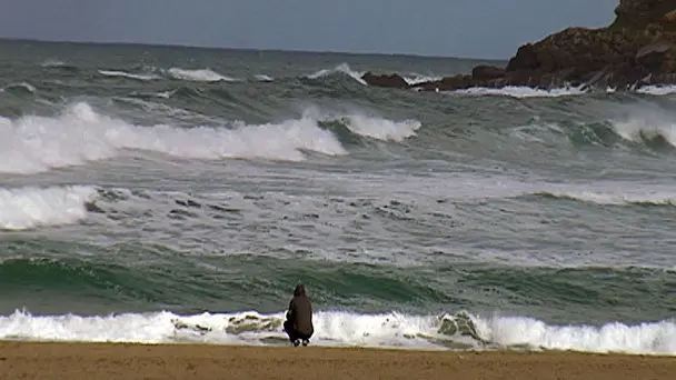 Alerta por olas en el Cantábrico.