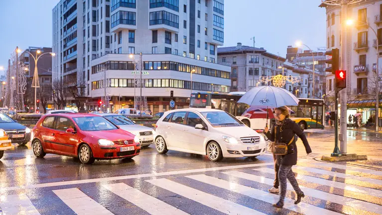 Tiempo: Lluvia en Pamplona. (3). IÑIGO ALZUGARAY