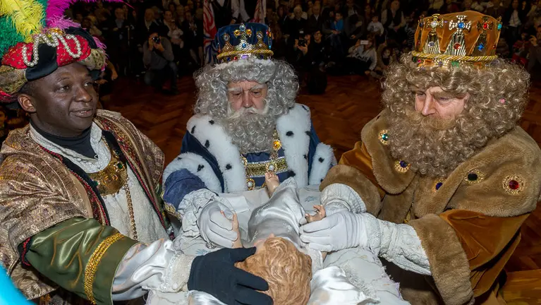 Los Reyes Magos, a su paso por Pamplona. IÑIGO ALZUGARAY.