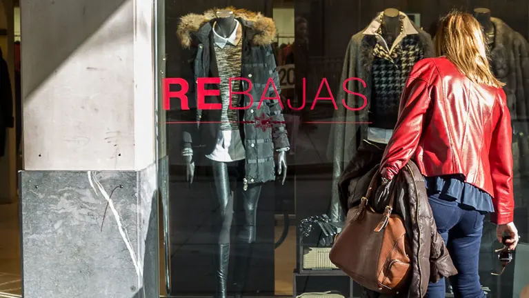 Rebajas de invierno en Pamplona. (12). IÑIGO ALZUGARAY