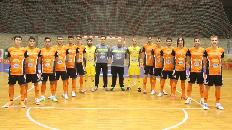 Plantilla de jugadores y técnicos del Aspil Vidal.