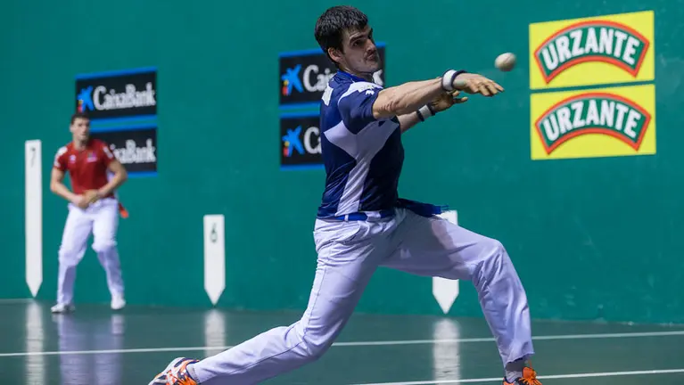Partido del Campeonato de Parejas entre Bengoetxea VI-Untoria y Ezkurdia-Barriola (22-21) celebrado en el frontón Labrit. (27). IÑIGO ALZUGARAY