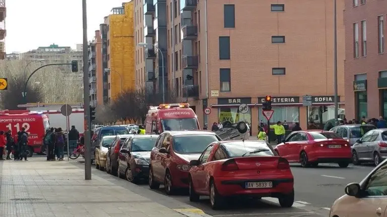 Accidente en el Barrio de San Jorge. Twitter @evarostegui