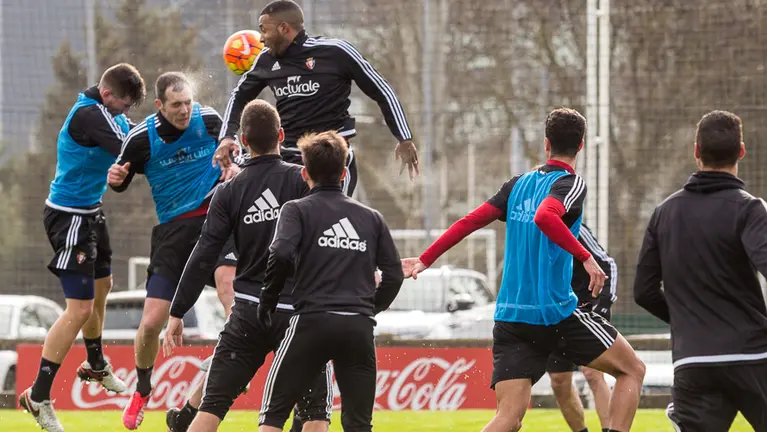 Entrenamiento de Osasuna en las instalaciones de Tajonar (57). IÑIGO ALZUGARAY