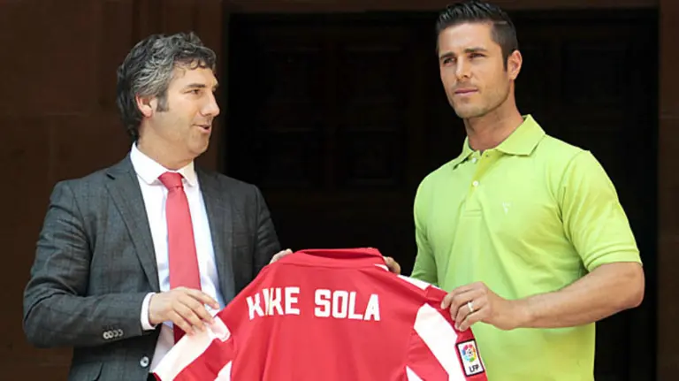 Iosu Urrutia y Kike Sola. Efe.