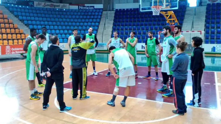 Entrenamiento de Planasa en el pabellón Anaitasuna.
