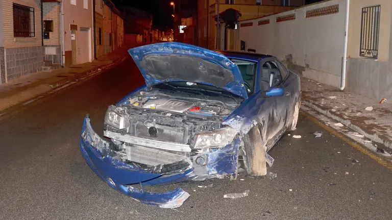 Coche accidentado contra una casa en Buñuel, Navarra.