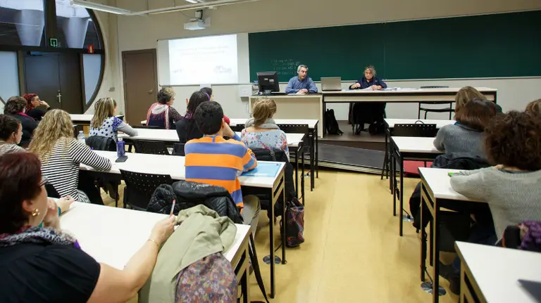 Dos de los ponentes del curso, Carlos Alonso Vega (Asociación Universidad y Discapacidad) y Mª Antonia Alonso Medrano (miembro de la Red de Juristas de FEAPS).