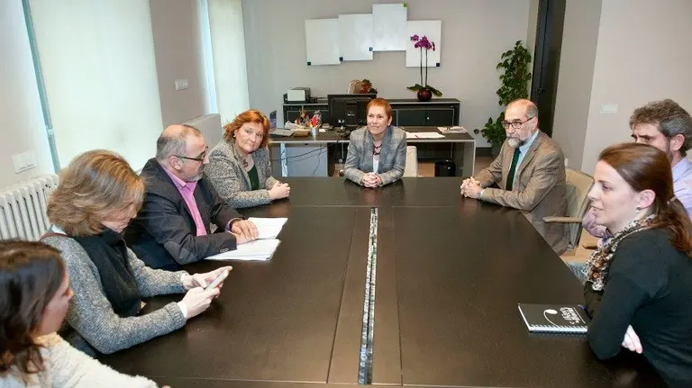 Reunión de Barkos y Domínguez con los trabajadores de la CUN.
