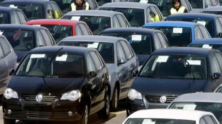 Vehículos Volkswagen Polo en VW-Navarra. EFE JESUS DIGES.