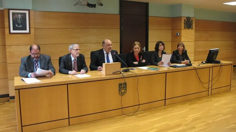 Francisco Javier Isasi, José Antonio Sánchez, Joaquín Galve, Lourdes Aldave, Margarita Pérez-Salazar y Mari Paz Benito.