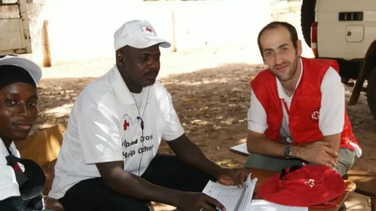 Raúl Ecay cuando se desplazó a Nepal para ayudar en el terremoto como gestor de información. @CruzRojaNavarra