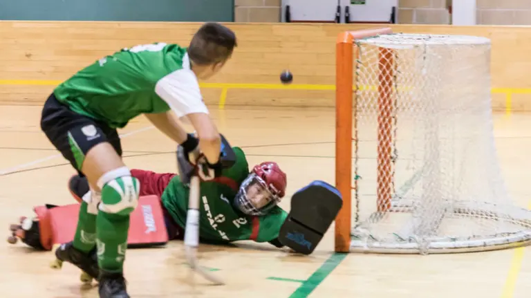 Jugada de gol en el partido Oberena - Corazonistas.
